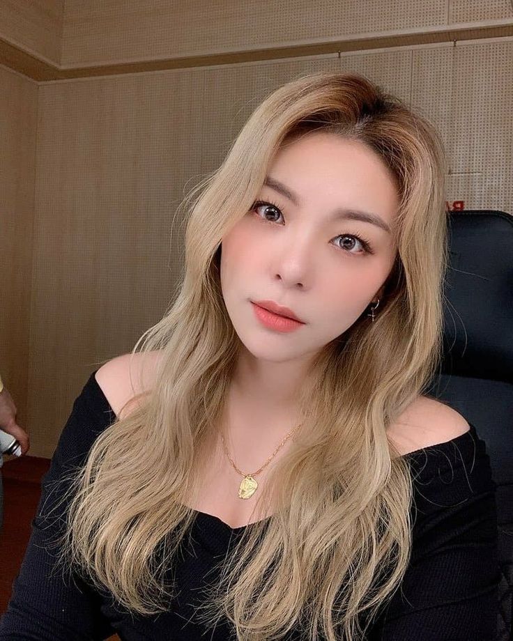 bruce banwell add Ailee Anne photo