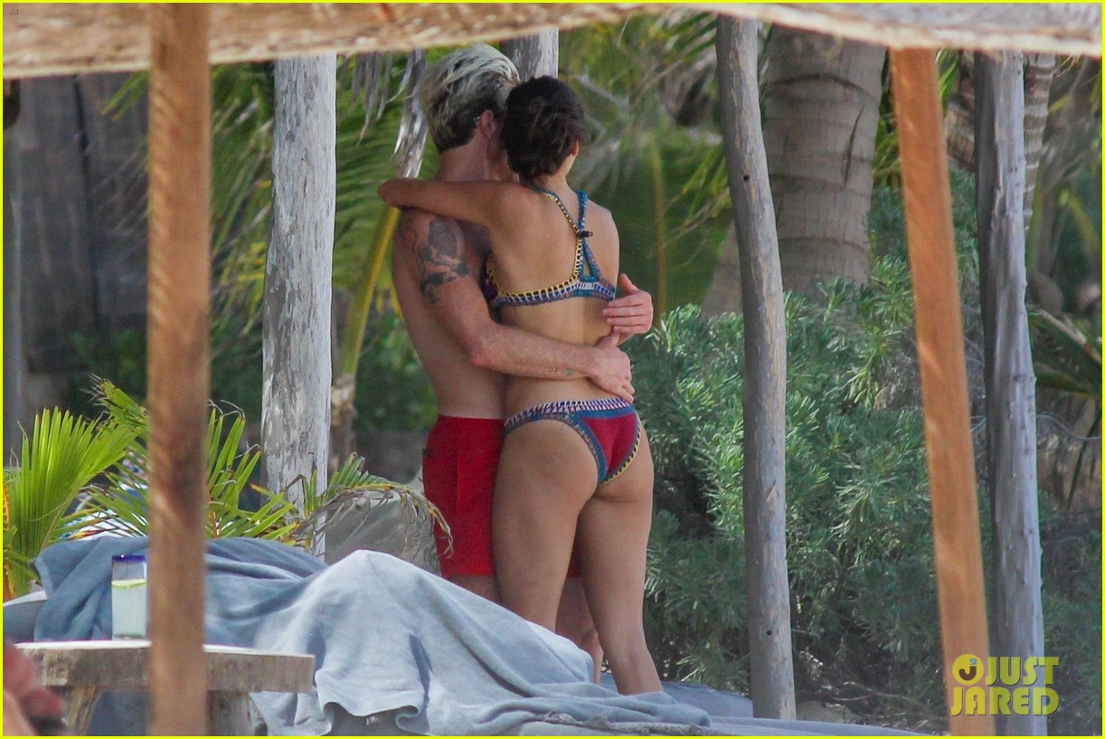 alvin butts add Nina Dobrev Leaked photo