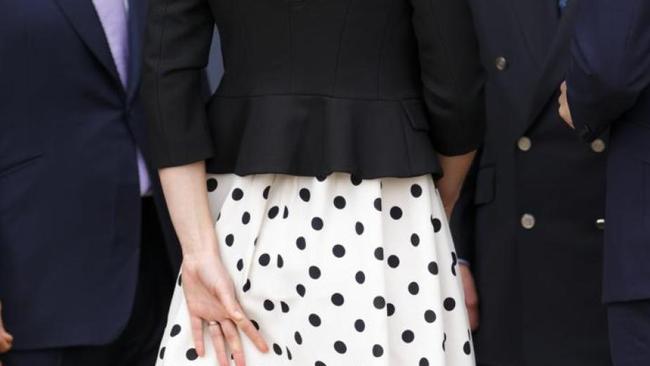 alfredo amaya add Kate Middleton Upskirt photo