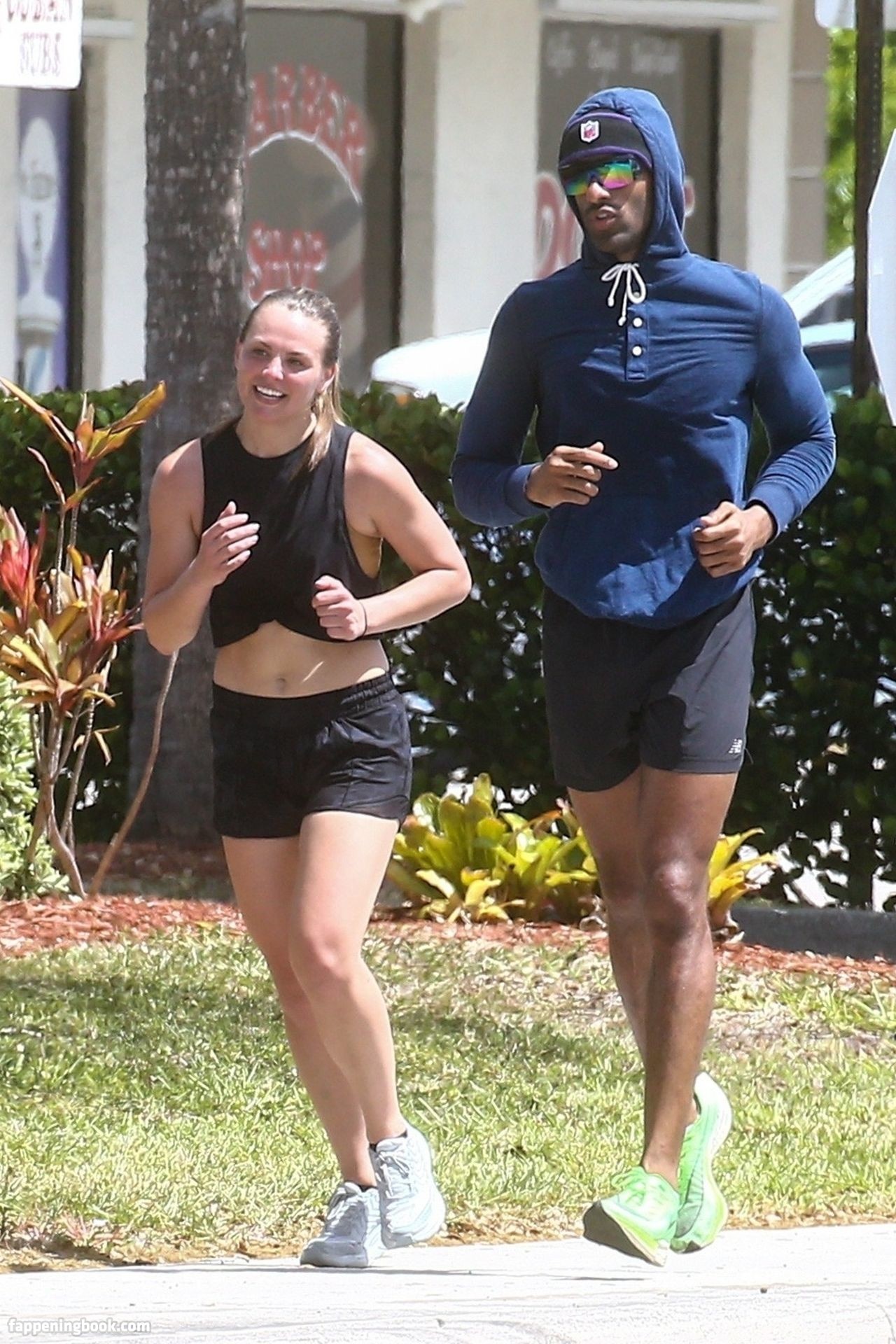david piltz add Hannah Brown Nude photo