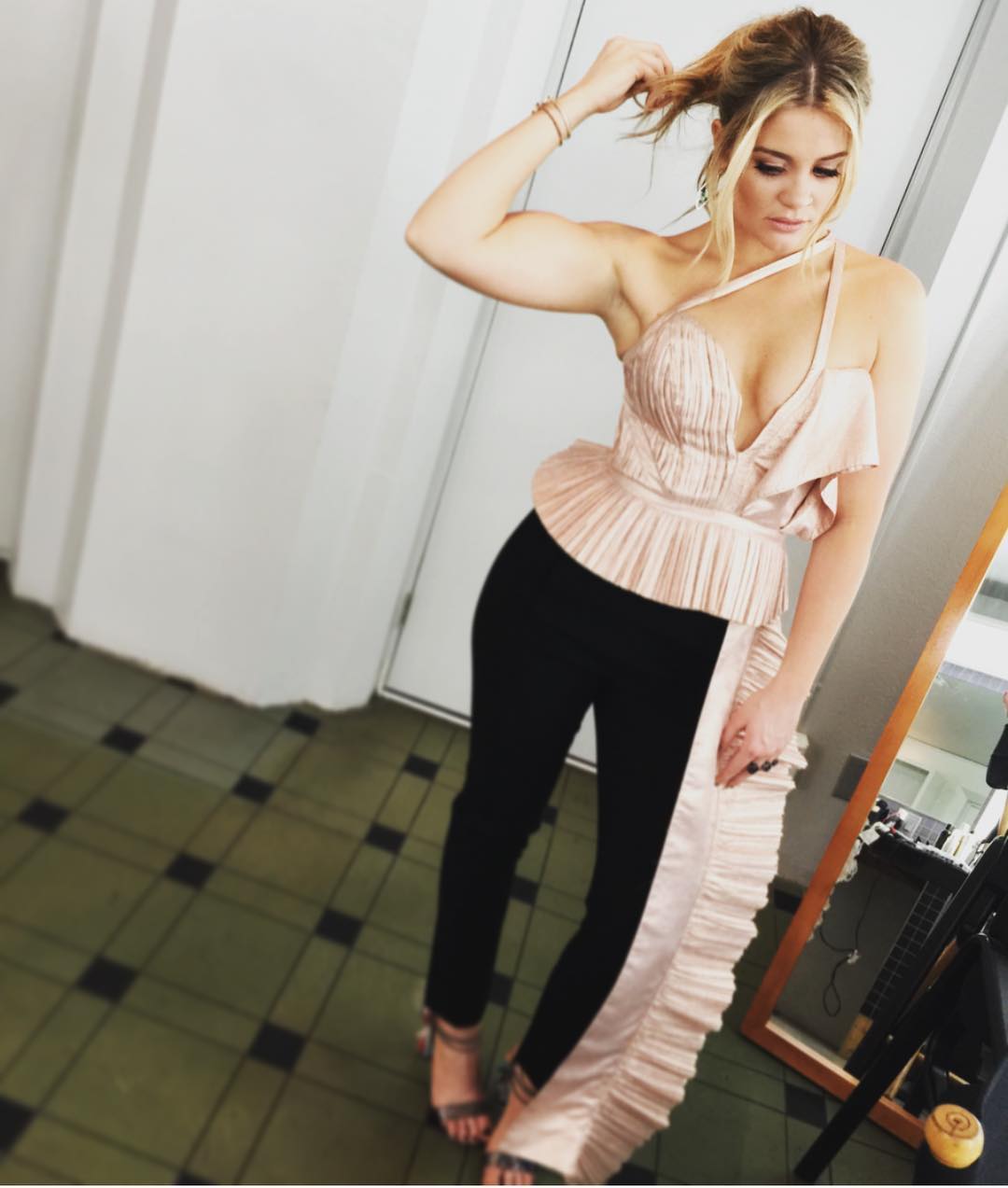 bruce butz add Lauren Alaina Ass photo