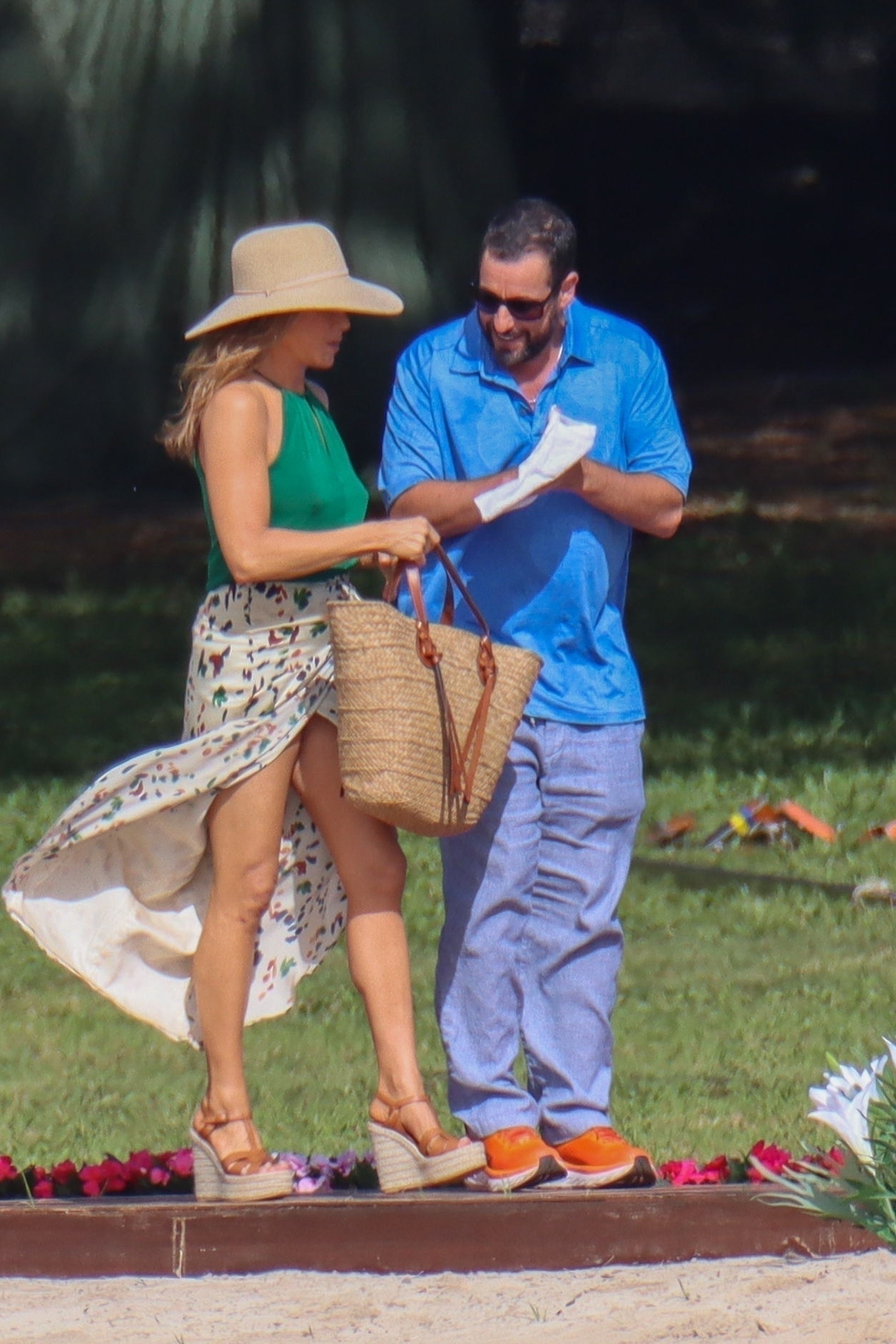 dee brew add Jennifer Aniston Up Skirt photo