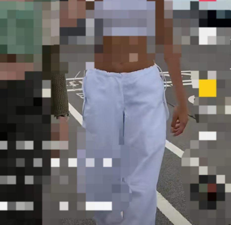 buzz fuzz add Cameltoe Teenies photo