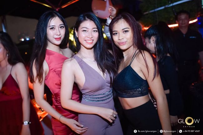david main add Vietnamese Stip Chat photo