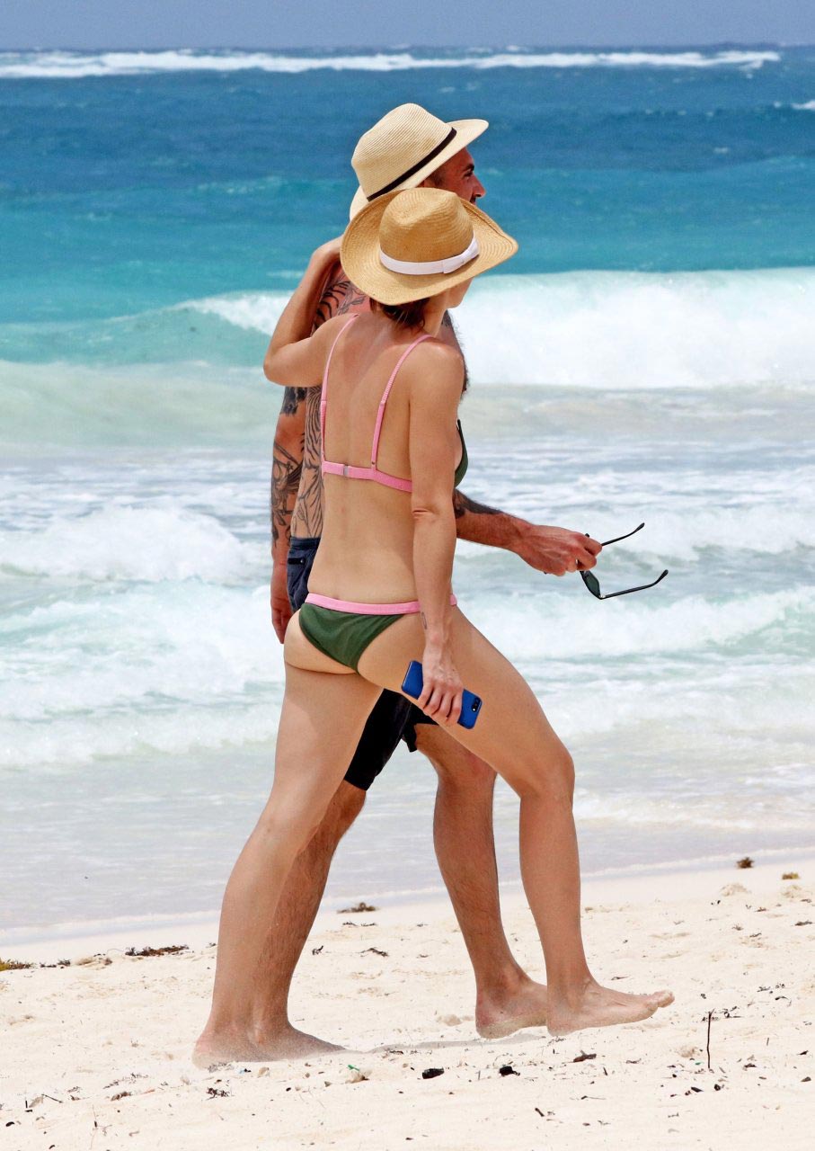 brian m reynolds add Whitney Cummings Butt photo