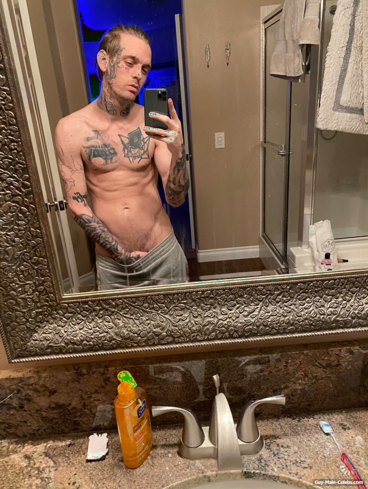 derrick bash add Nude Aaron Carter photo