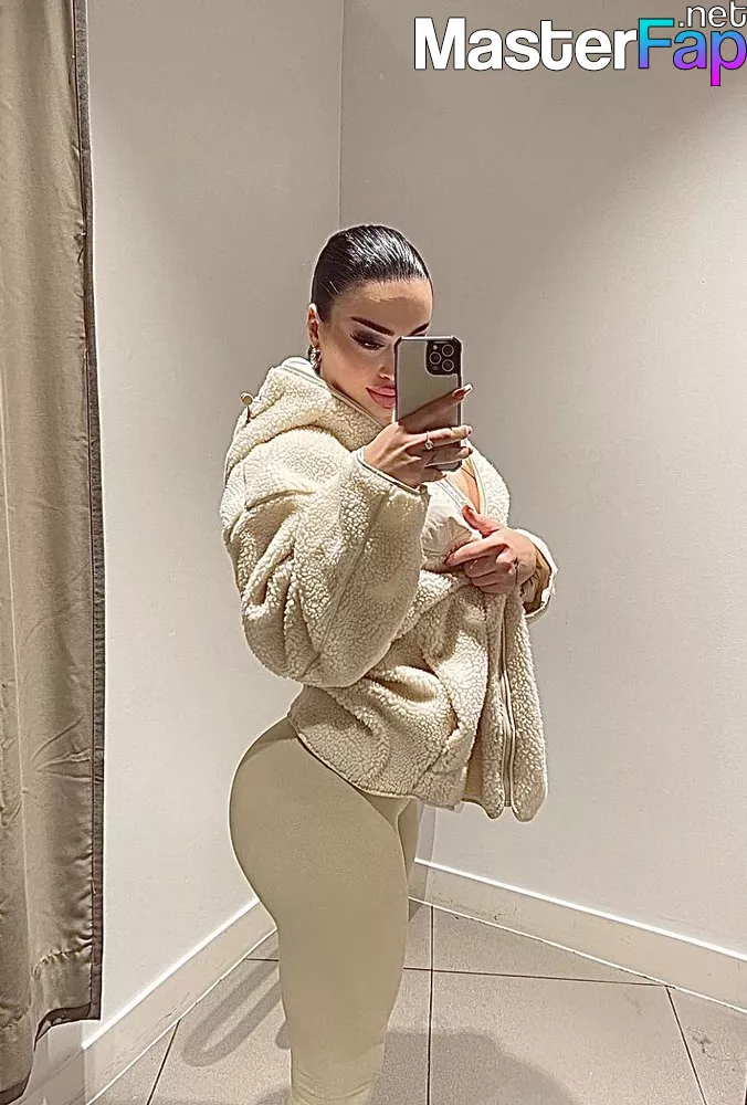debra mendoza add August Taylor Nude photo