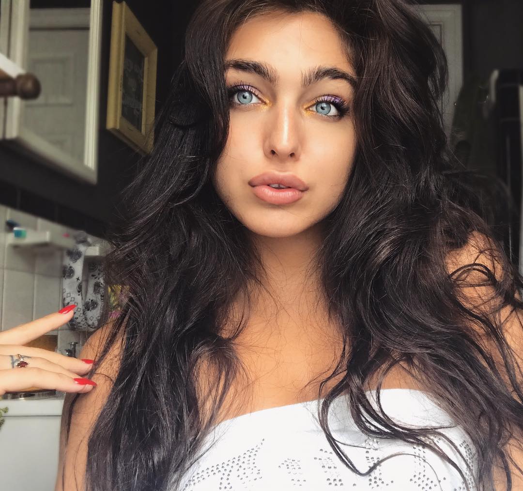 ana alcantara add Emily Rinaudo Reddit photo