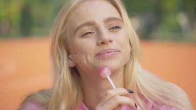alvin bie add Beautiful Woman Sucking photo