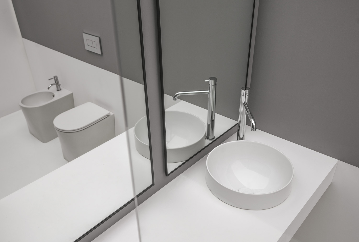 derek kieft add Bathroom Dp photo