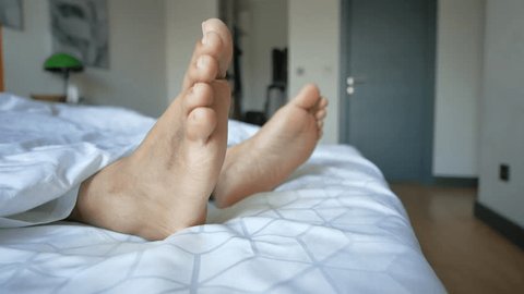 Sleepy Feet Licked 5167