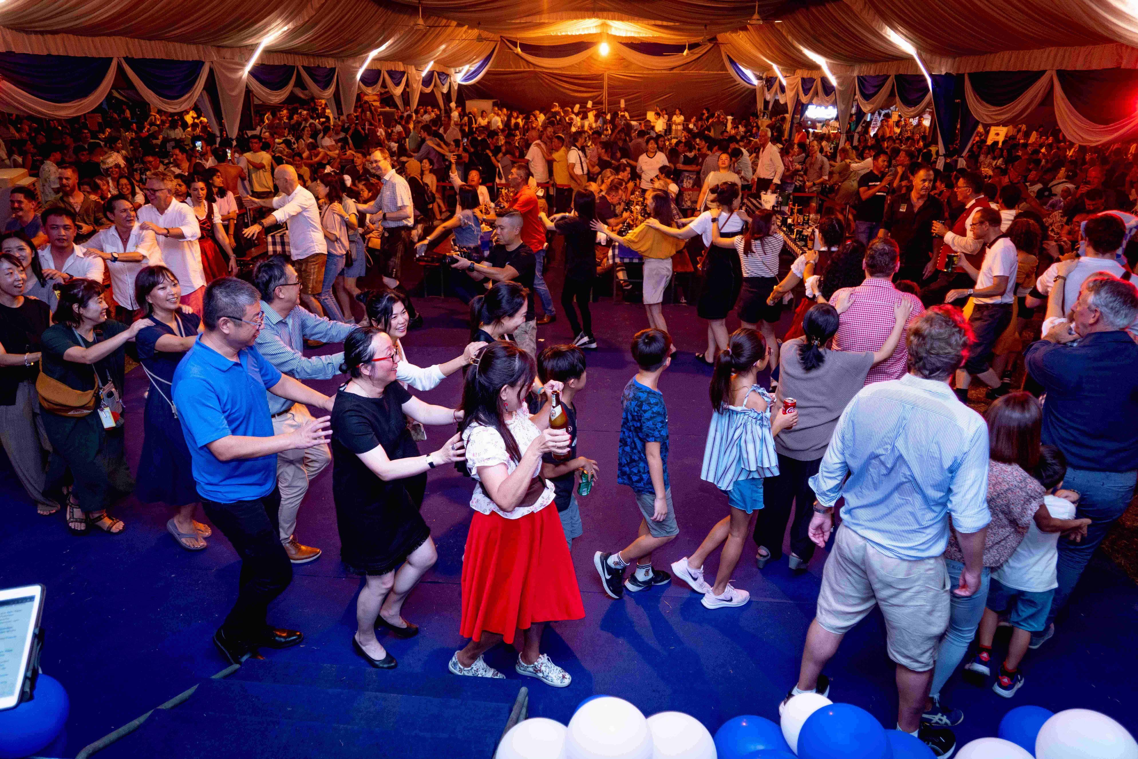 dan wier add Oktoberfest Bj photo