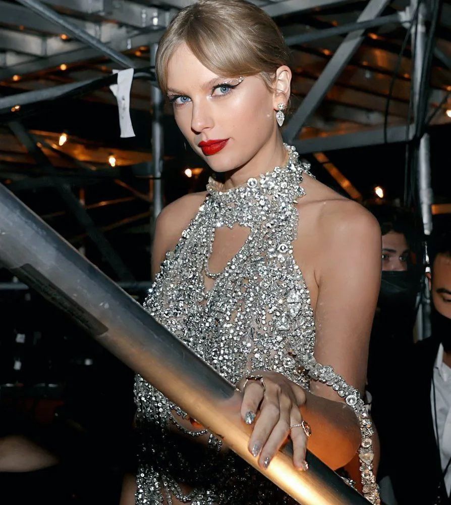 aris ng add Taylor Swift Hot Nude photo