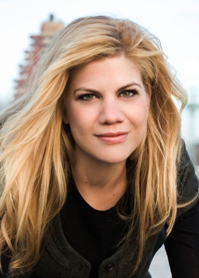 Kristen Johnston Nude 4235