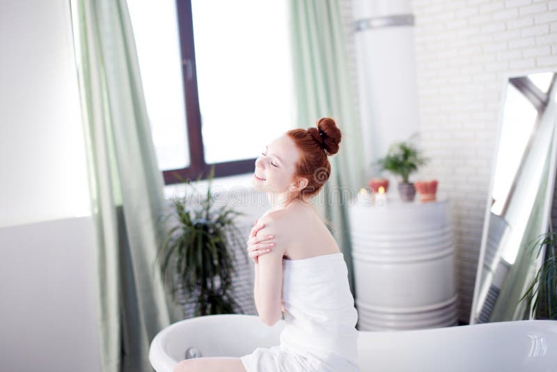 desi novita add Red Hair Girl In Bath Full Video photo