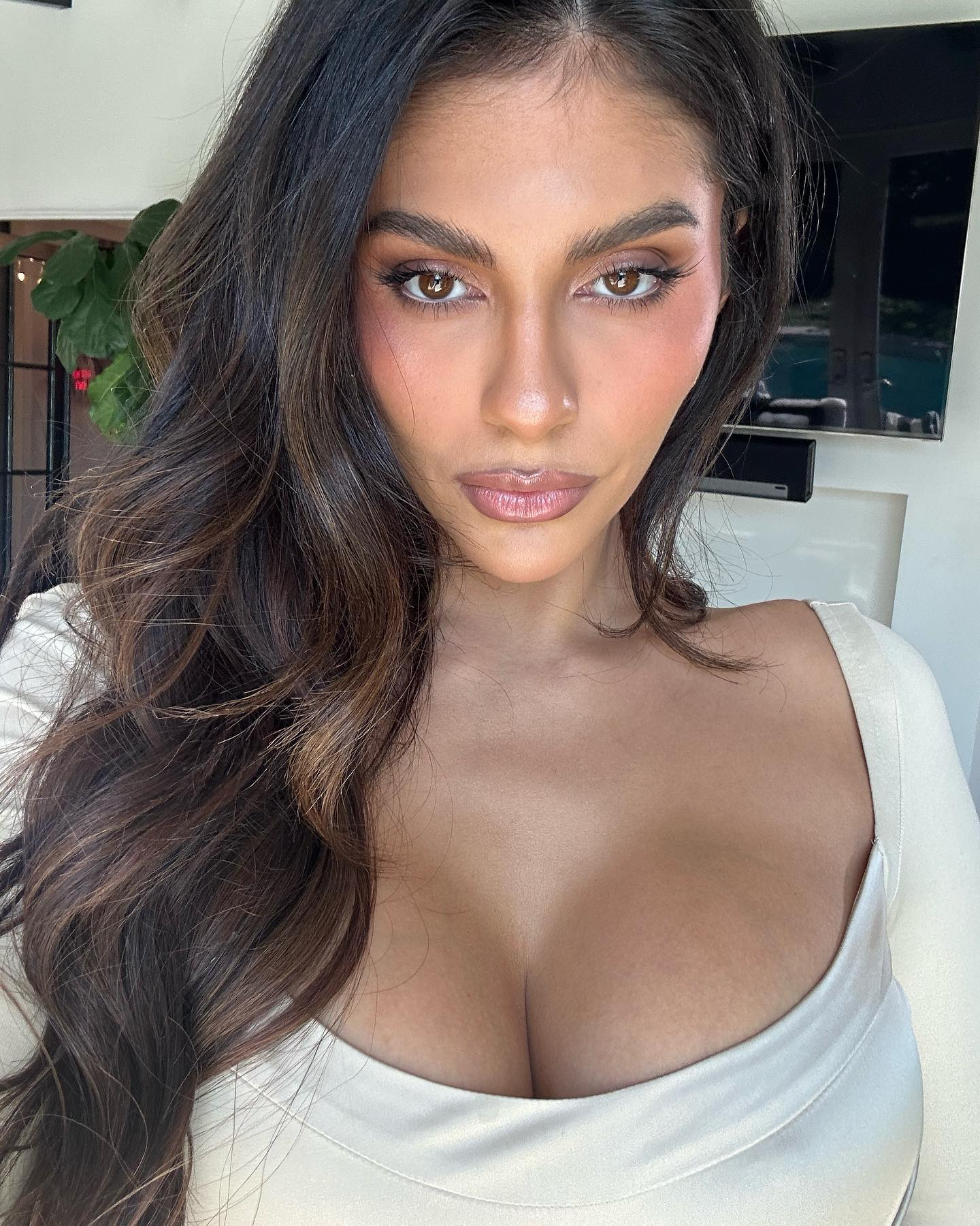 doug kurczynski add Amanda Trivizas Livestream photo