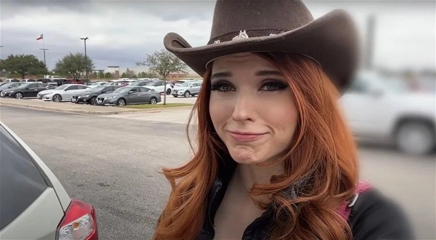 dariel james add Amouranth Butt photo