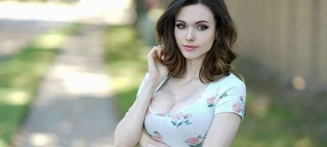 david jhun add Amouranth Slip photo