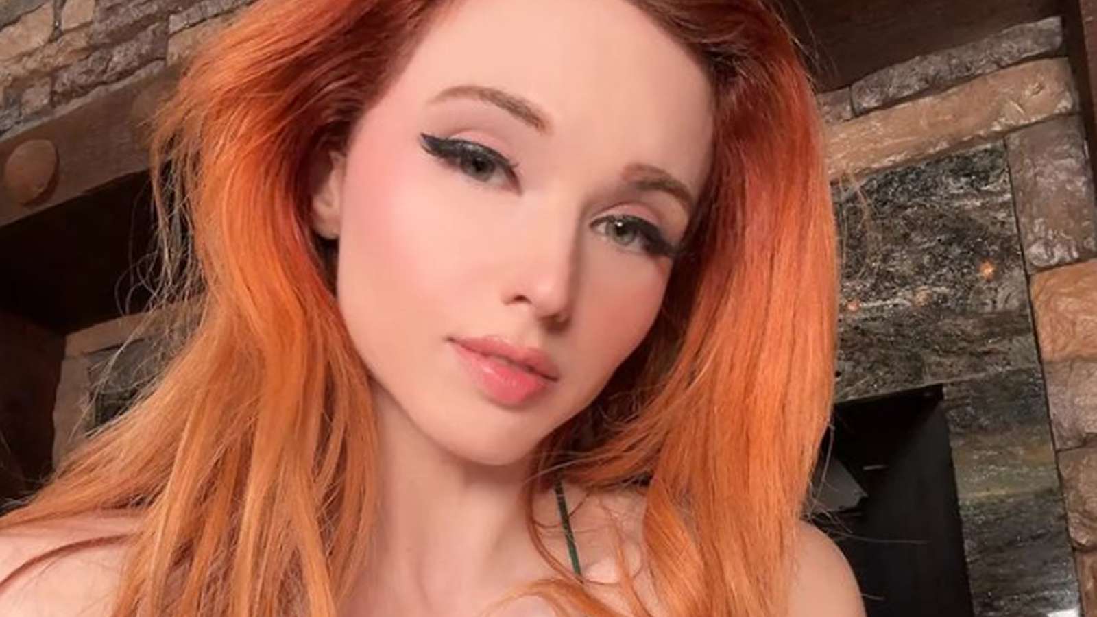 carla pritchett add Amouranth Slip photo