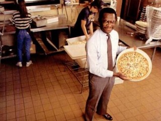 chooi ting add Sissys Pizza photo