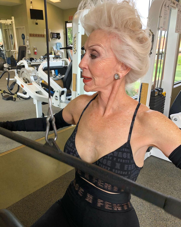 christopher paul vile add Older Classy Women photo