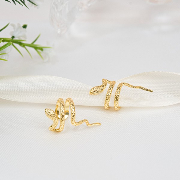 devine smith add Arwn Gold photo