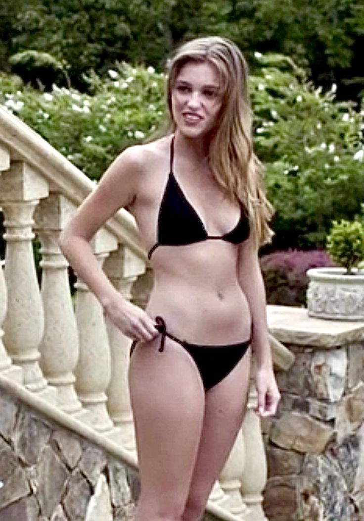 brian hillery add Lili Simmons Sexy photo