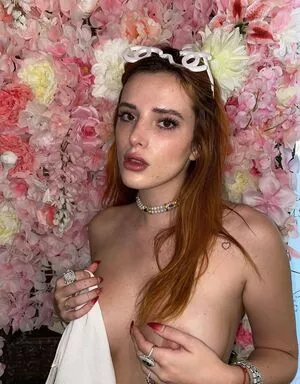 allen dwyer add Bella Thorne Onlyfan Pics photo