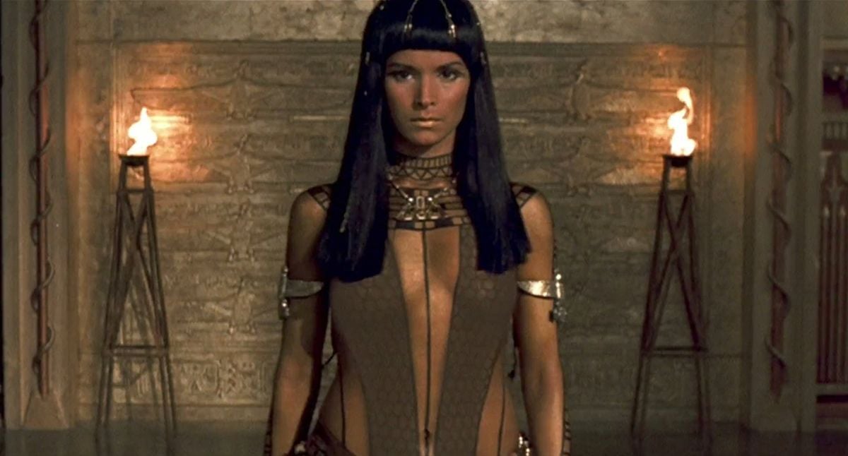 dennis lomboy add Patricia Velasquez Nude photo