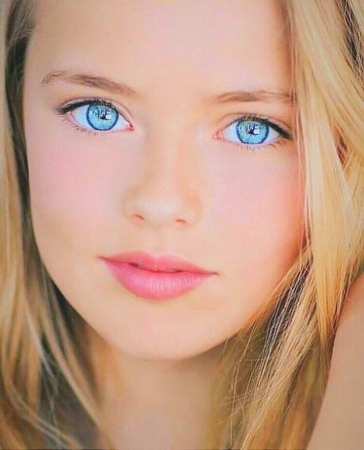 castillo add Sweet Girl With Beautiful Eyes Swallows Loads Easily photo