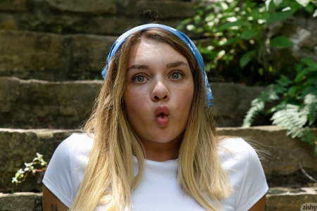 amy cardwell add Gabbie Carter Angel Youngs photo