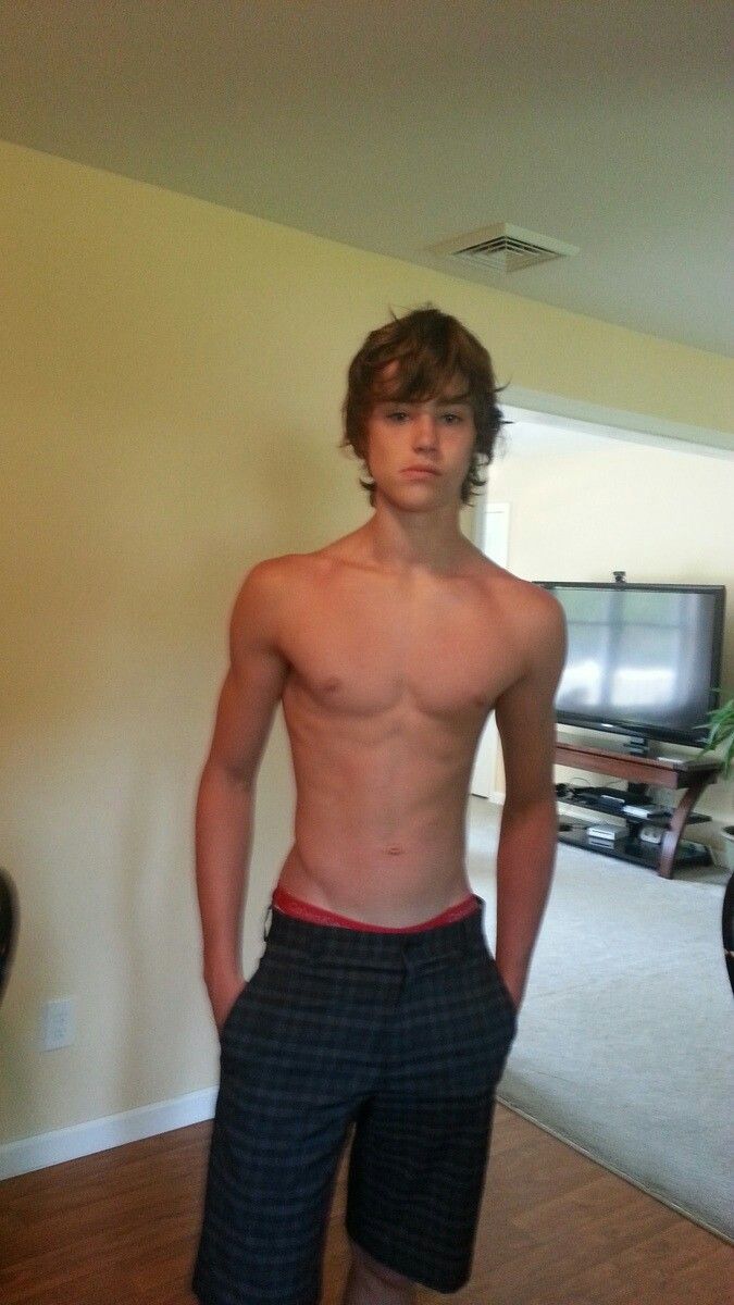 ahmad nazli add Twinks Strip photo