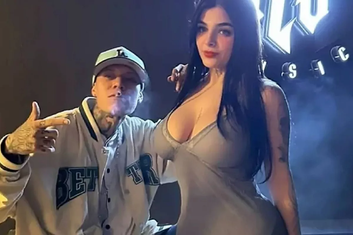 brandon melchor add Karely Ruiz Santa Fe Klan Video photo