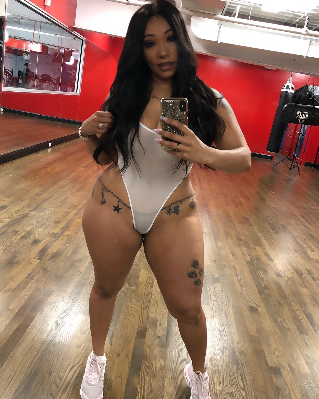 angie thacker add Chelas Way Nude photo