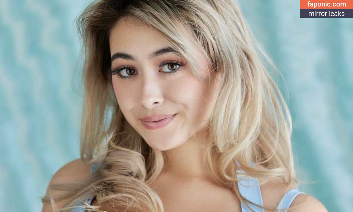 coral lopez add Chloe Surrel photo