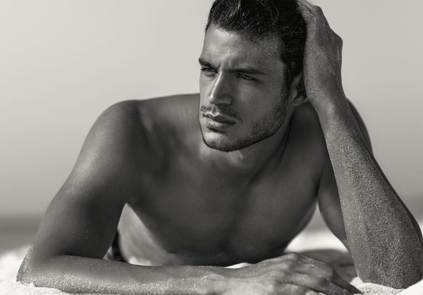 ben van lieu add Cute Nude Male photo