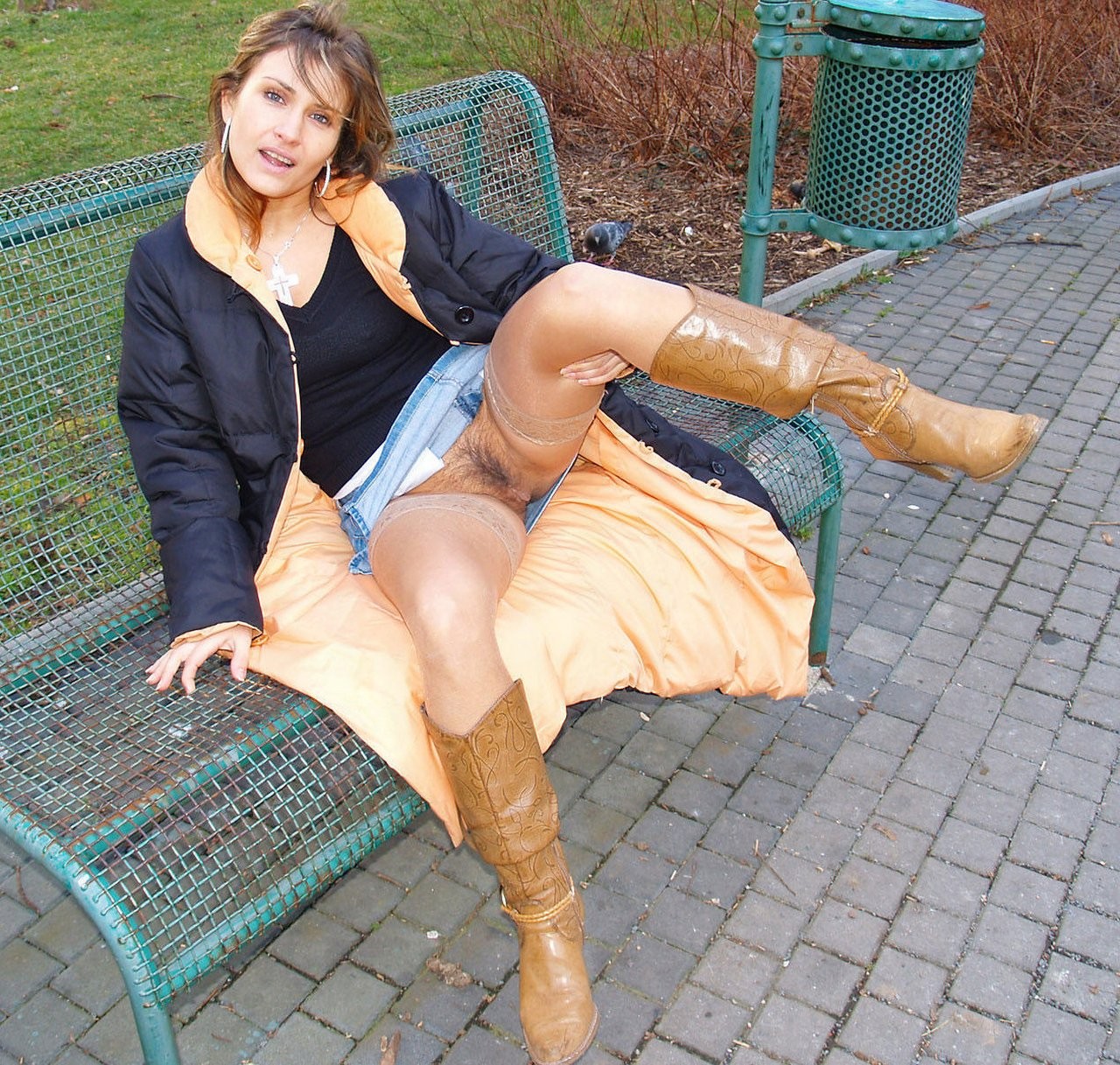 albert munro add Mature Women Upskirt photo