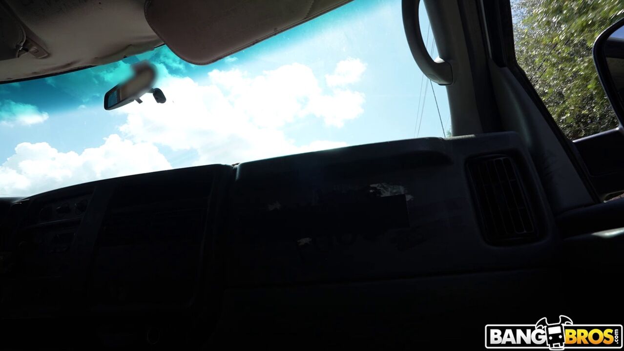 alexander santamaria add Molly Cooper Bang Bus photo