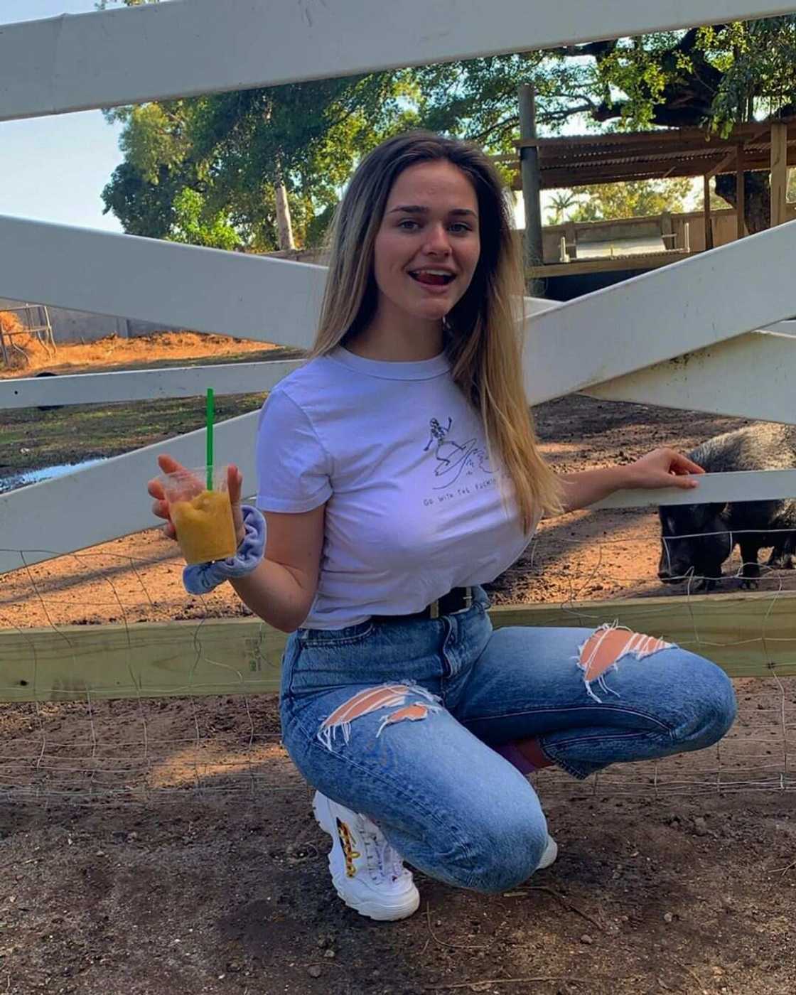 alie may add Megan Nutt Nude photo
