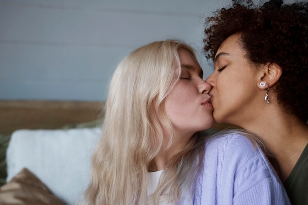 arlu malazarte add Hot Blonde Lesbians Kissing photo