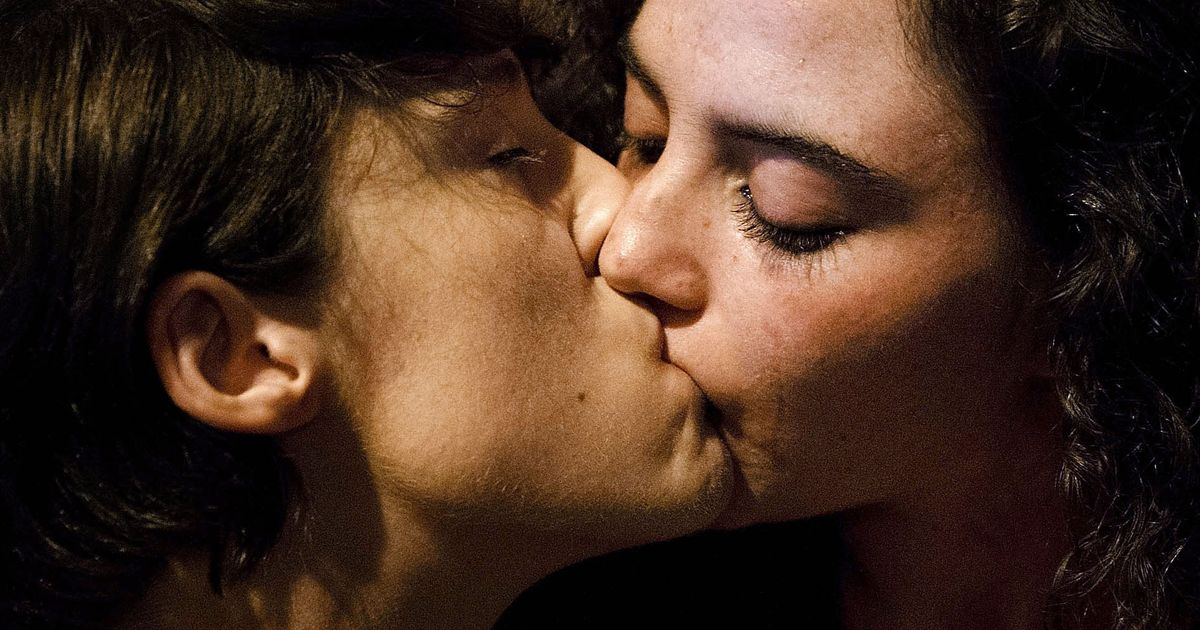 ana julia fernandes add Making Love To A Lesbian photo
