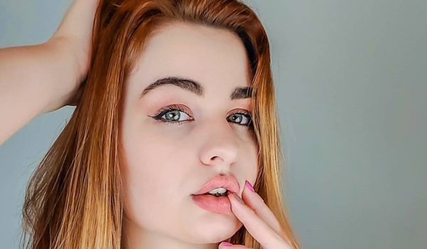 catalin negrea add Abigaiil Morris Kiss photo