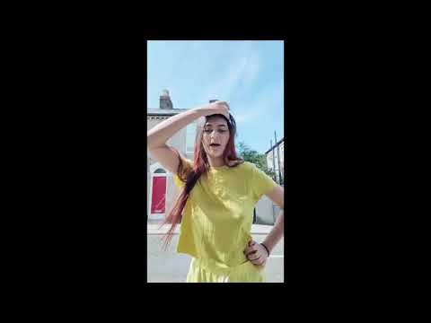 dit dut add Huge Swaying Tits photo