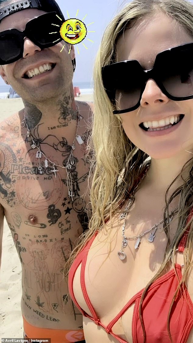 donna loewen add Avril Lavigne Leaked Nudes photo