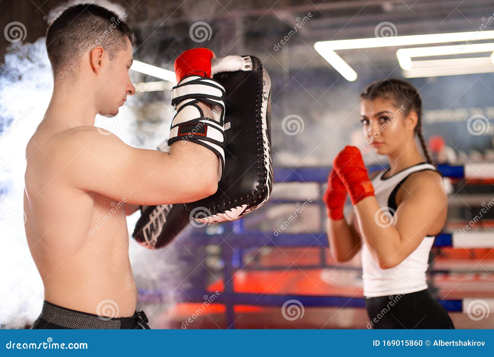 doha hesham add Women Naked Boxing photo