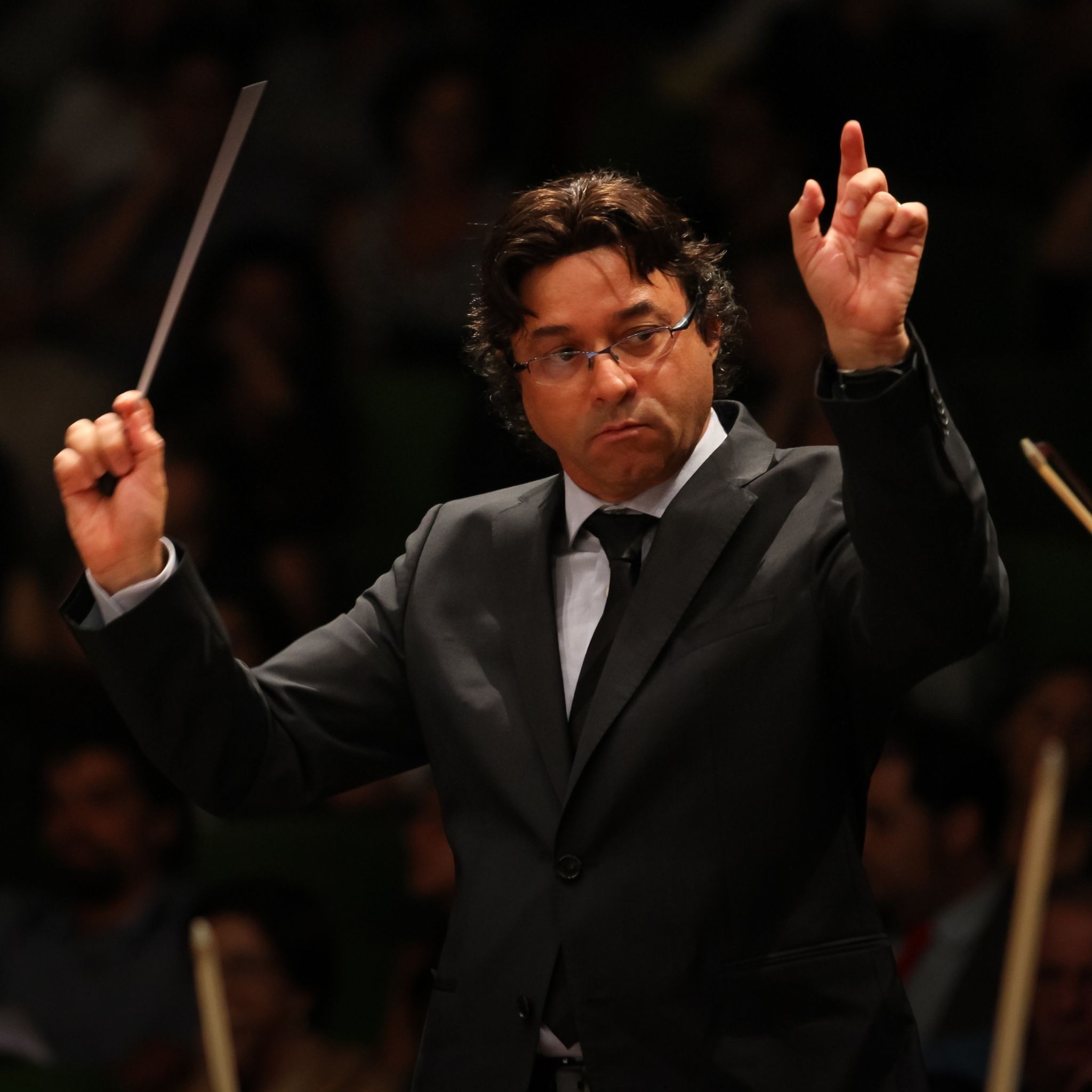david olavarria add Maestro Claudio photo