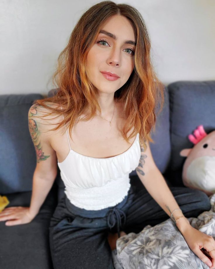 andrian lesmana add Stefani Marz photo