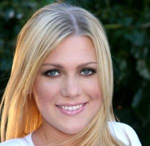 claire duxbury add Victoria Vonn photo