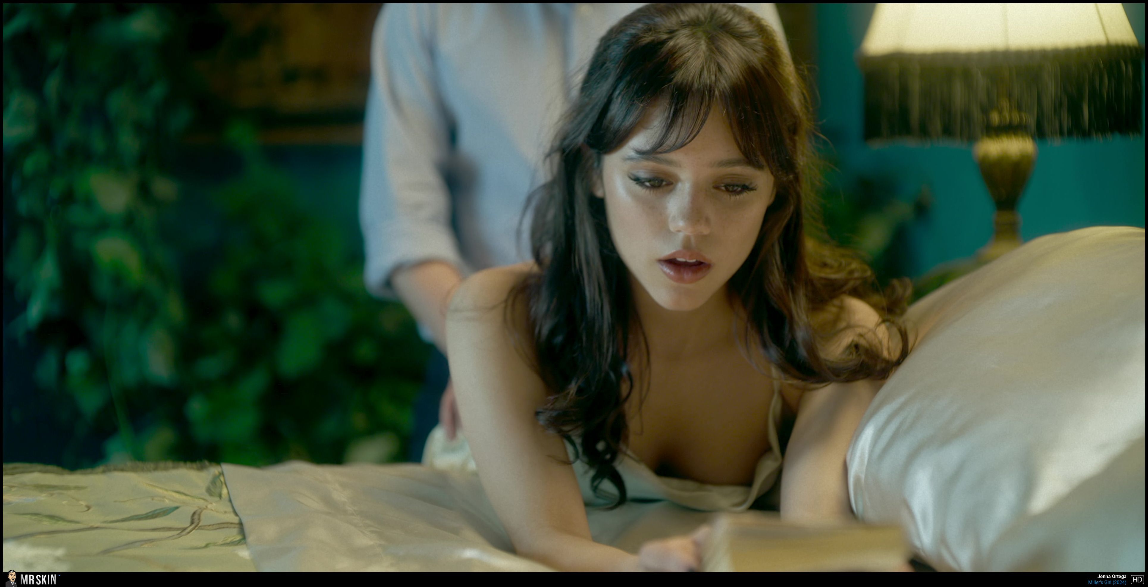 dakota dozier add Jena Ortega Tits photo