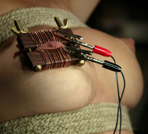 asal jigar add Nipple Clamp Bondage photo